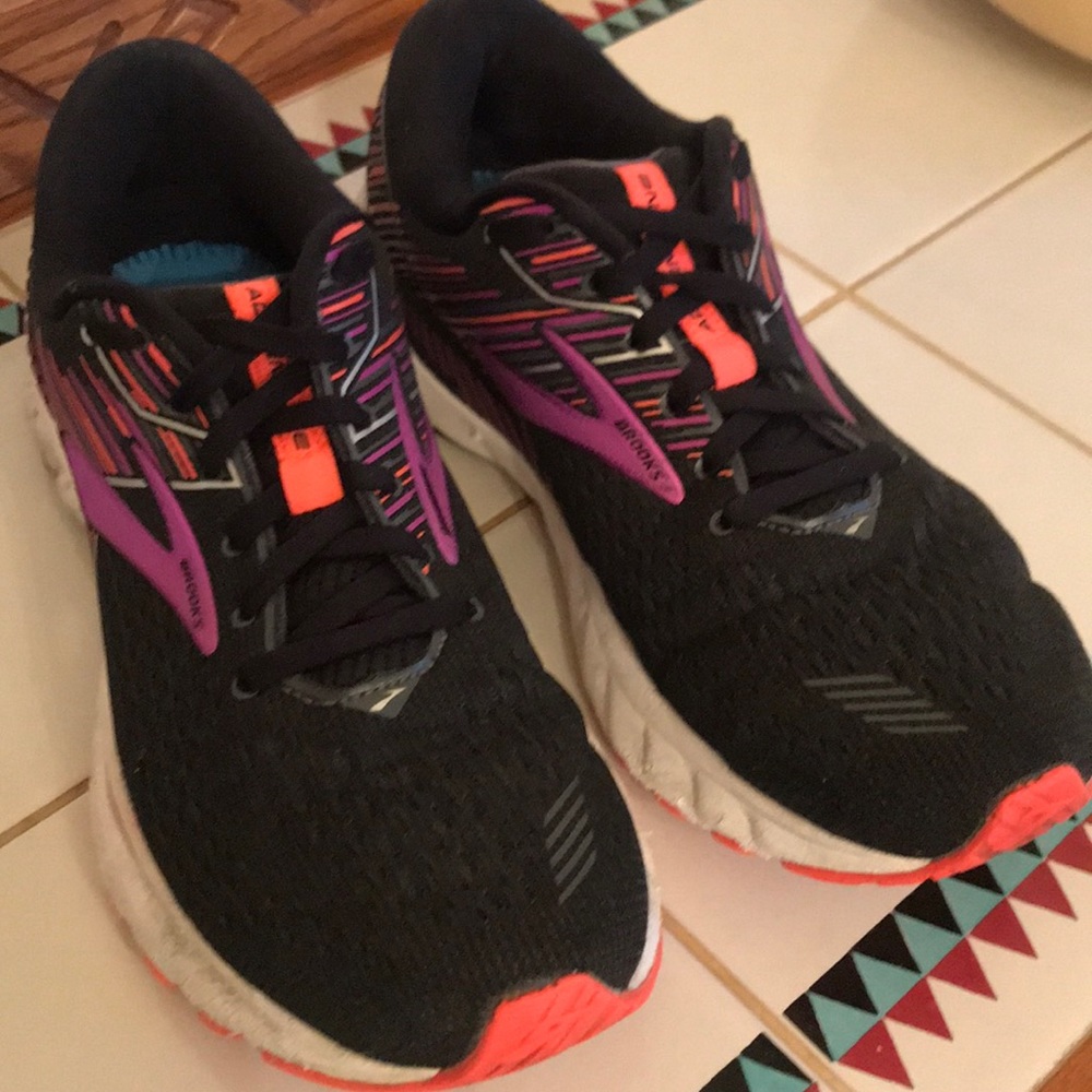 Brooks GTS Adrenaline 19 Women’s Athetic Shoes